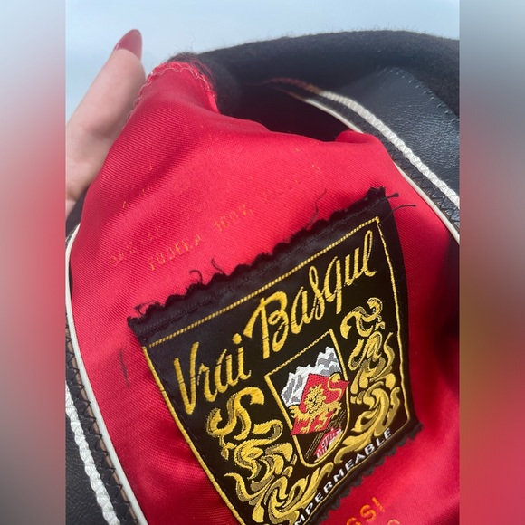 Vintage Vrai Basque Italian Impermeable Dark Brown Wool Beret - Picture 8 of 13